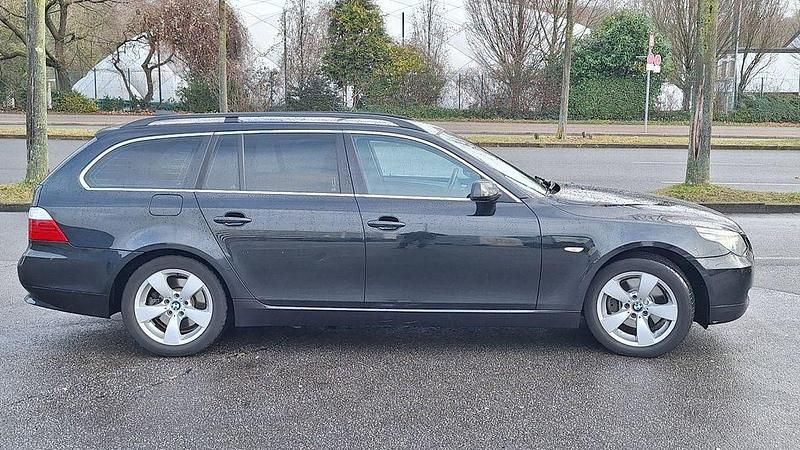Gebraucht BMW 525 197 PS (144 kW) 2007 Schwarz Kombi