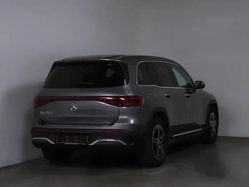 Gebraucht Mercedes EQB250+ AMG Line Premium 140 kW (191 PS) 2025 Grau SUV