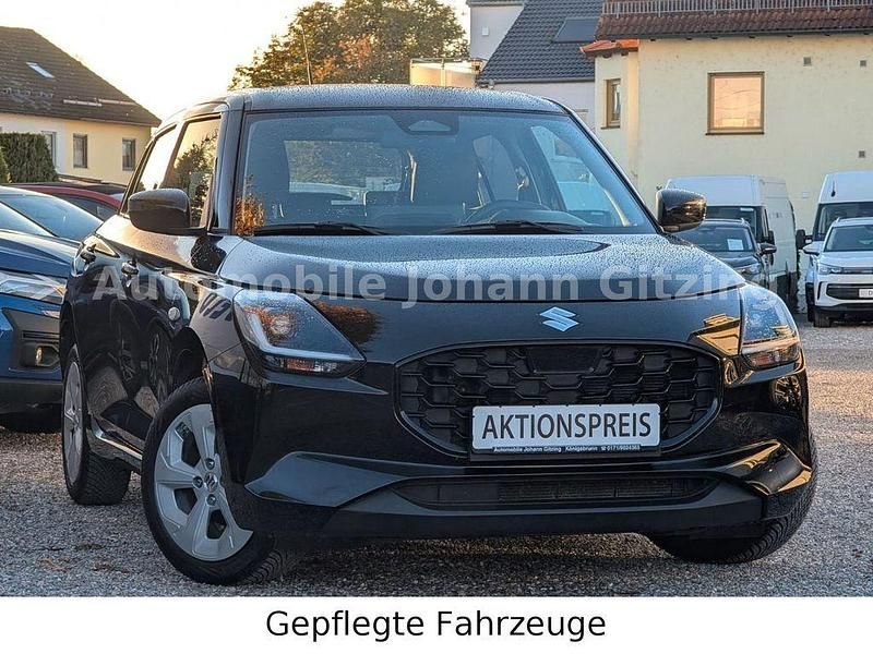 Schwarz Gebraucht 2025 Suzuki Swift Comfort Limousine | 14.749 € (Fairer Preis) - Bild 1/4
