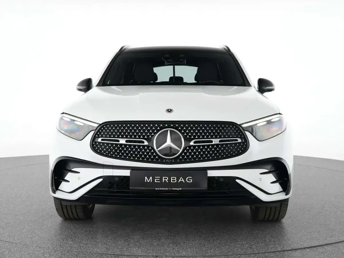 Gebraucht Mercedes GLC300 AMG Line Premium Plus 204 PS (150 kW) 2024 Manufaktur lack manufaktur opa SUV