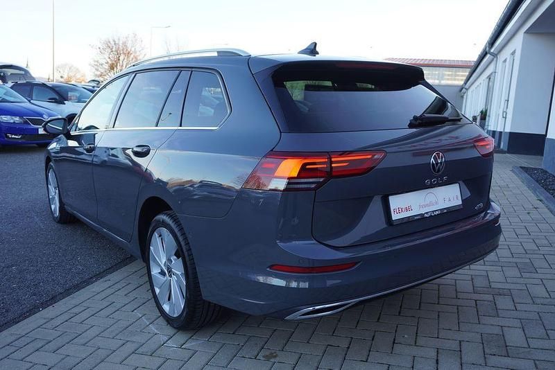 Gebraucht VW Golf VIII Style 150 PS (110 kW) 2021 Delfingrau metallic Kombi