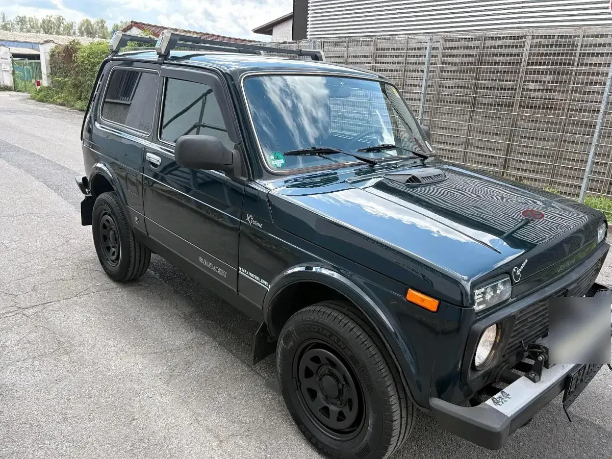 Gebraucht Lada niva 86 PS (63 kW) 2013 Grün SUV