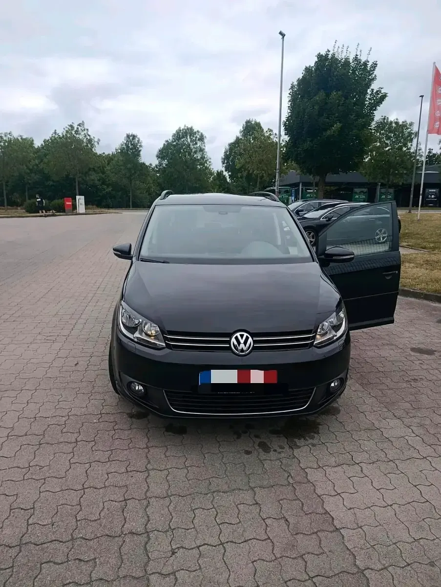 Gebraucht VW Touran 140 PS (102 kW) 2015 Schwarz Van / Kleinbus