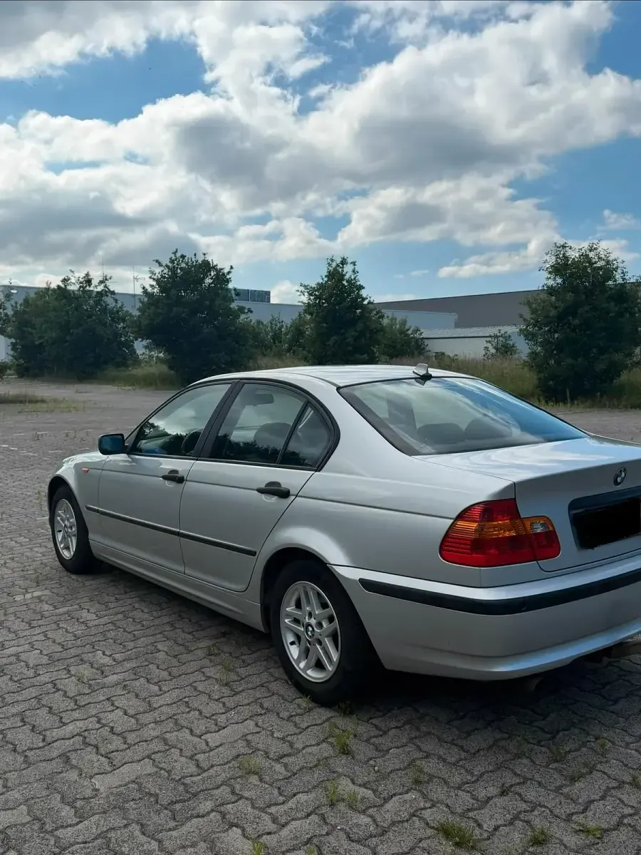 Gebraucht BMW 316 116 PS (85 kW) 2004 Silber Limousine