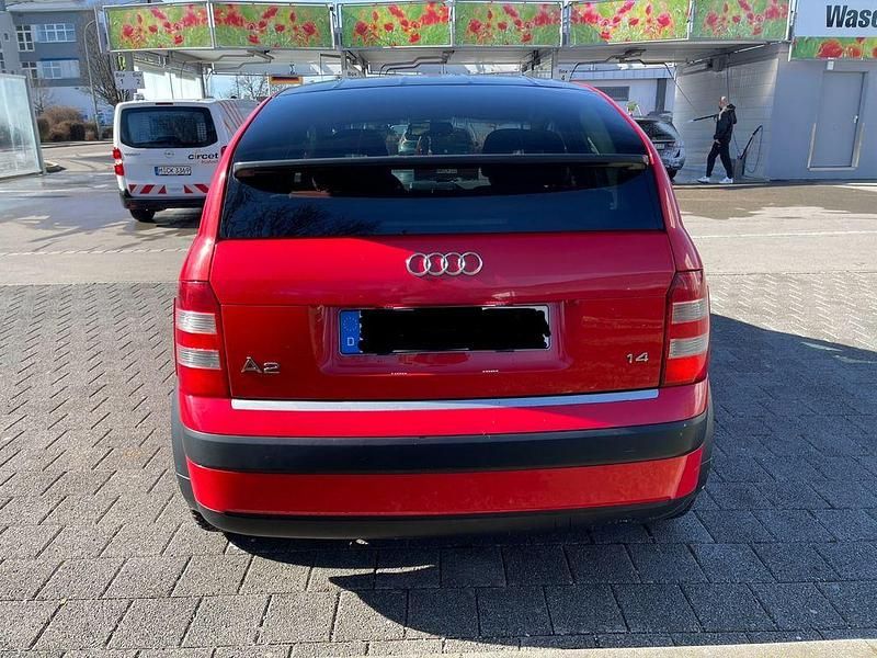 Gebraucht Audi A2 75 PS (55 kW) 2005 Rot Kleinwagen