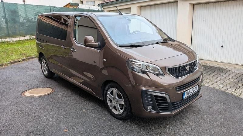 Braun Gebraucht 2018 Peugeot Traveller Van / Kleinbus | 20.900 € (Guter Preis) - Bild 1/4