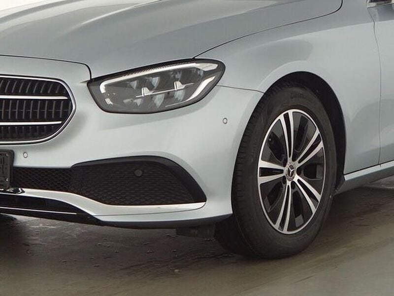 Gebraucht Mercedes E200 160 PS (117 kW) 2023 Hightechsilber  metalliclac Kombi