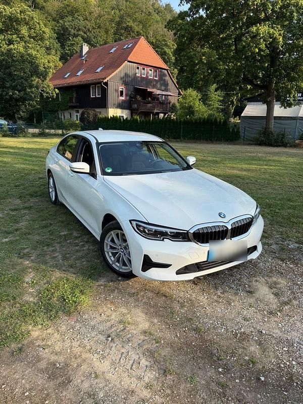 Gebraucht BMW 320e Performance 190 PS (139 kW) 2022 Weiß Limousine