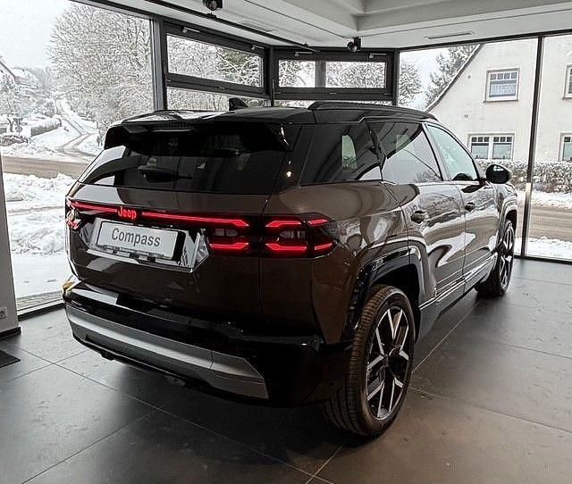 Neu Jeep Compass 156 kW (213 PS) 2026 Grün SUV