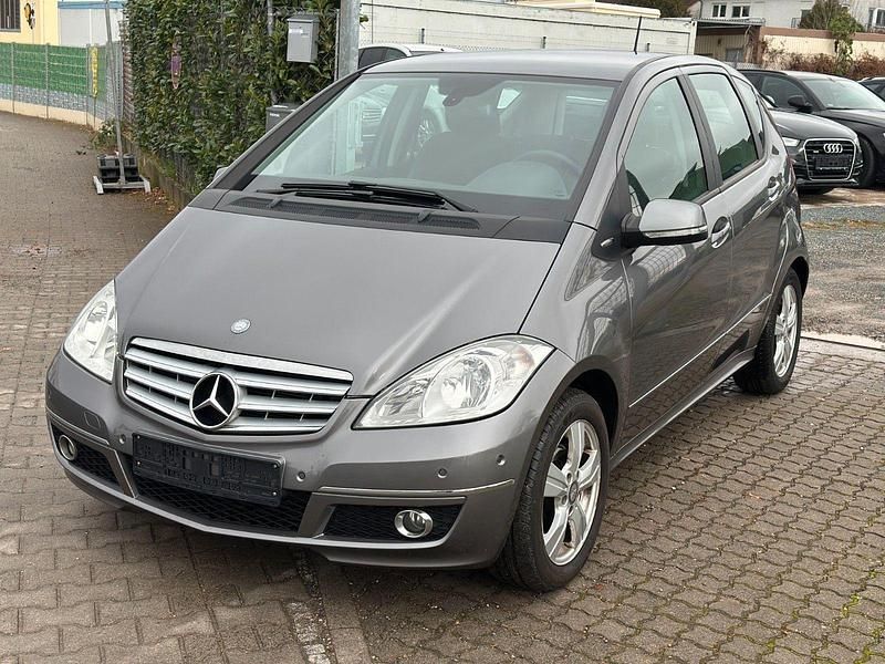 Gebraucht Mercedes A180 109 PS (80 kW) 2011 Grau Kleinwagen