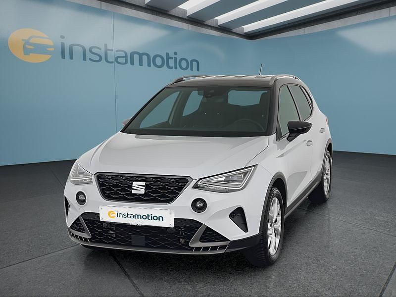Weiß Gebraucht 2023 Seat Arona FR SUV | 20.599 € (Fairer Preis) - Bild 1/4