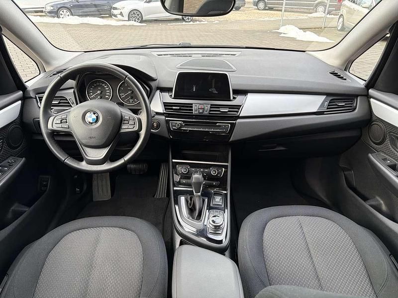 Gebraucht BMW 218 Advantage 150 PS (110 kW) 2017 Imperialblau brillanteffekt me Van / Kleinbus