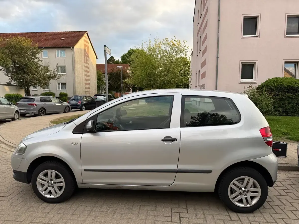 Gebraucht VW Fox 75 PS (55 kW) 2006 Grau Kleinwagen