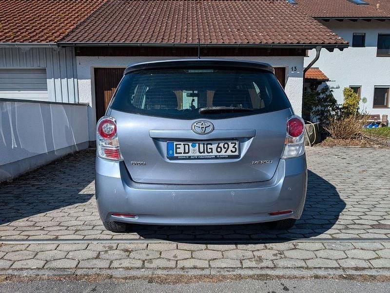 Gebraucht Toyota Verso 147 PS (108 kW) 2009 Blau Van / Kleinbus