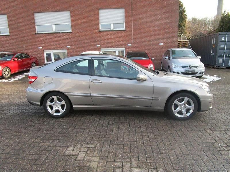 Gebraucht Mercedes CLC200 184 PS (135 kW) 2008 Silber Kleinwagen