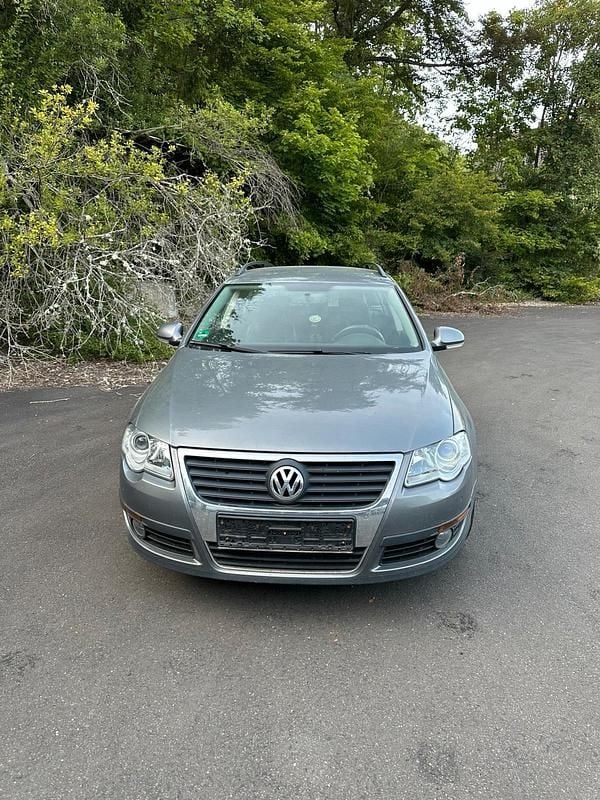 Grau Gebraucht 2007 VW Passat Kombi | 680 € (Superpreis) - Bild 1/4