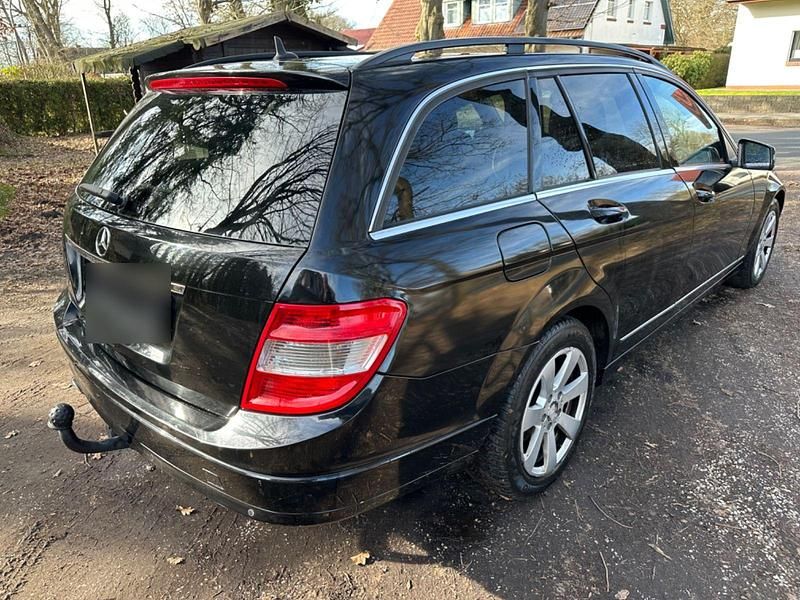 Gebraucht Mercedes C220 Avantgarde 170 PS (125 kW) 2010 Schwarz Kombi