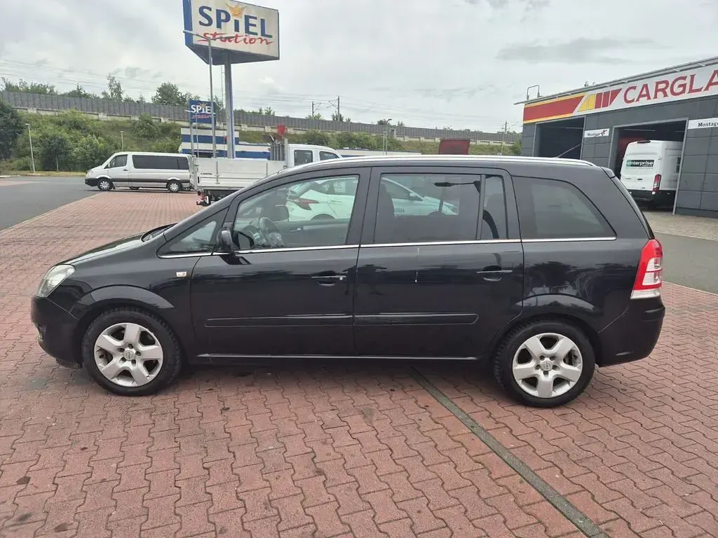 Gebraucht Opel Zafira Design Edition 125 PS (91 kW) 2011 Schwarz Van / Kleinbus