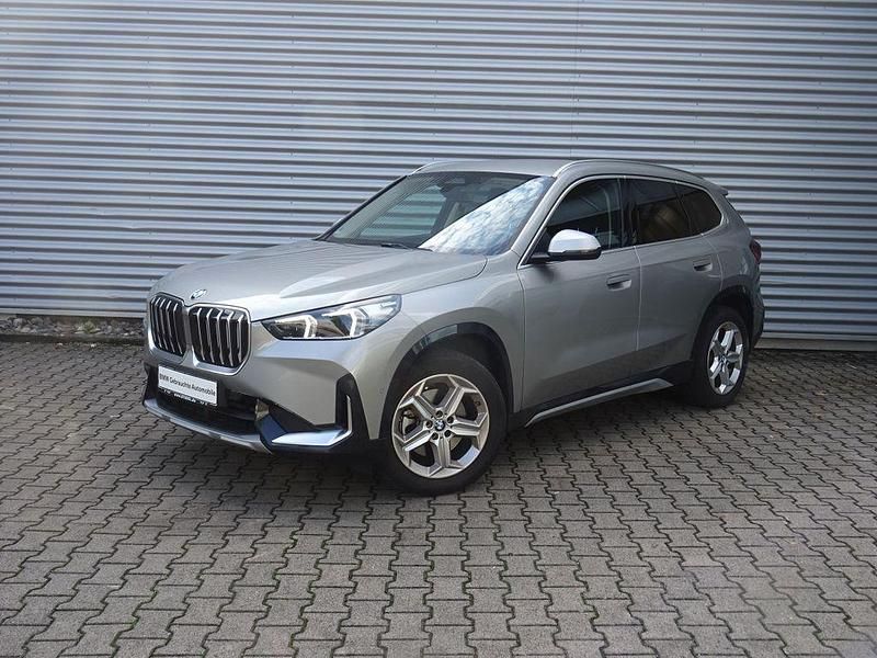 Spacesilber metallic Gebraucht 2023 BMW X1 xLine SUV | 37.499 € (Fairer Preis) - Bild 1/4