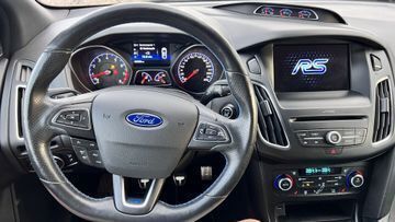 Gebraucht Ford Focus Ambiente 349 PS (256 kW) 2017 Schwarz iridiumschwarz metallic Limousine