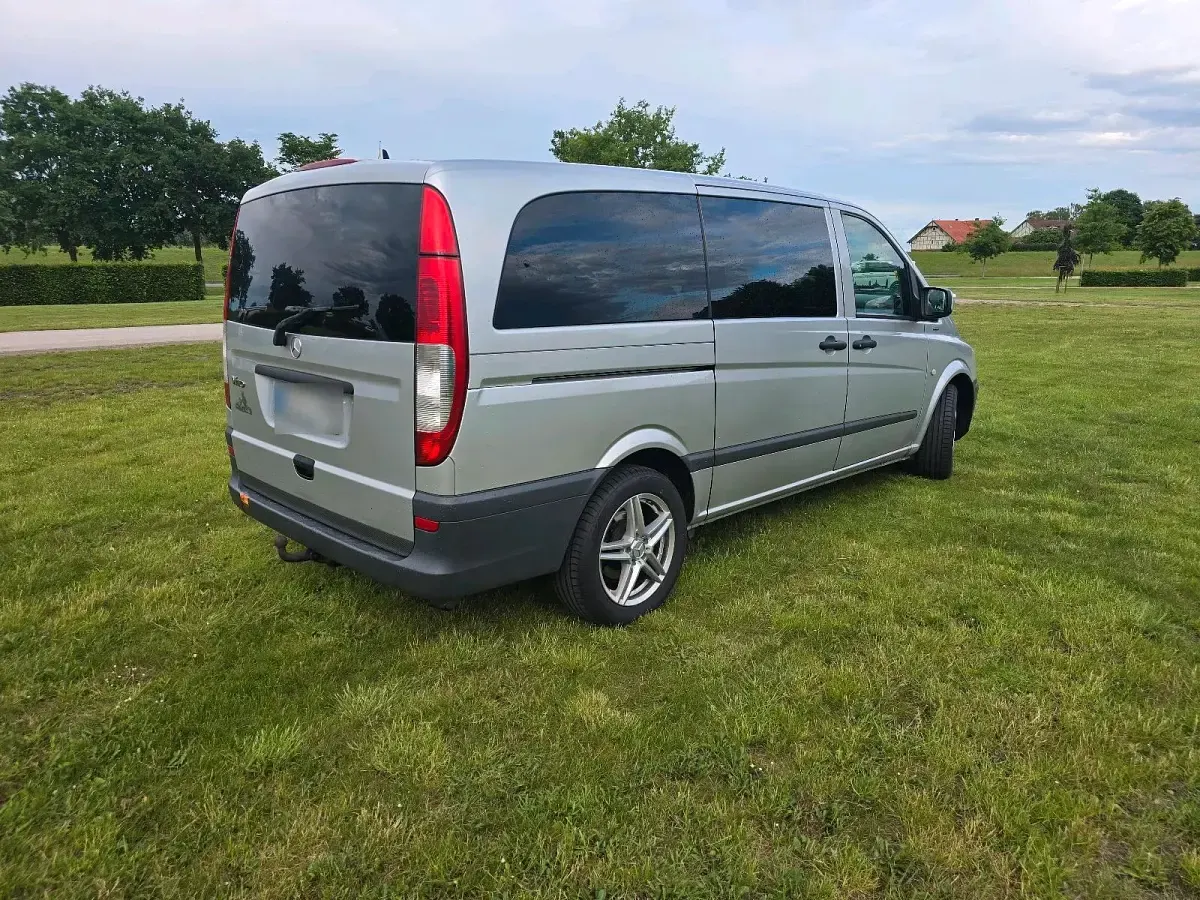 Gebraucht Mercedes Viano 224 PS (164 kW) 2013 Silber Van / Kleinbus
