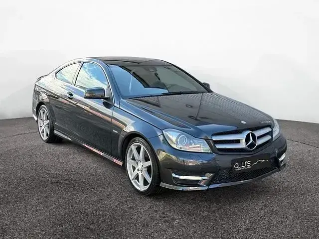 Gebraucht Mercedes C180 AMG 156 PS (114 kW) 2011 Schwarz Coupé