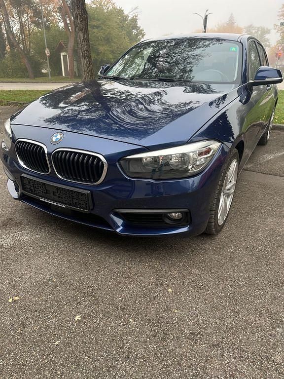 Blau Gebraucht 2017 BMW 118 Kleinwagen | 14.600 € (Guter Preis) - Bild 1/4