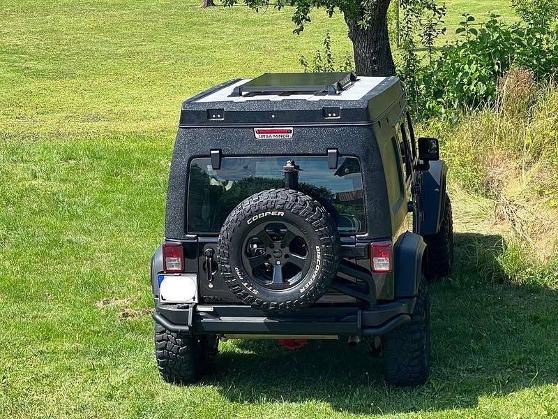 Gebraucht Jeep Wrangler Rubicon 200 PS (147 kW) 2014 Schwarz SUV