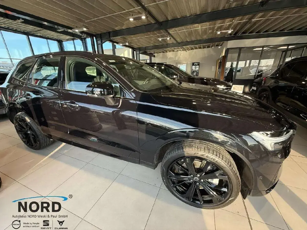 Gebraucht Volvo XC60 Ultra 250 PS (183 kW) 2025 Onyx black / metallic SUV
