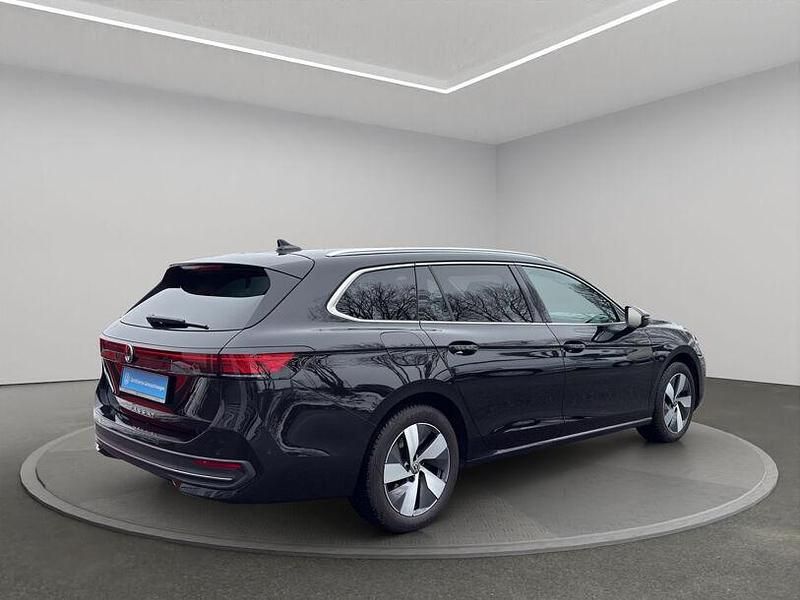 Gebraucht VW Passat Business 150 PS (110 kW) 2024 Grenadillschwarz metallic Kombi