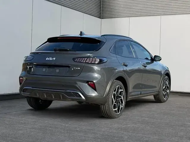 Neu Kia XCeed GT-Line 150 PS (110 kW) 2026 Grau SUV