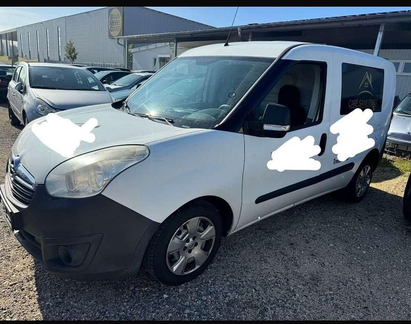 Gebraucht Opel Combo Selection 90 PS (66 kW) 2015 Weiß Van / Kleinbus