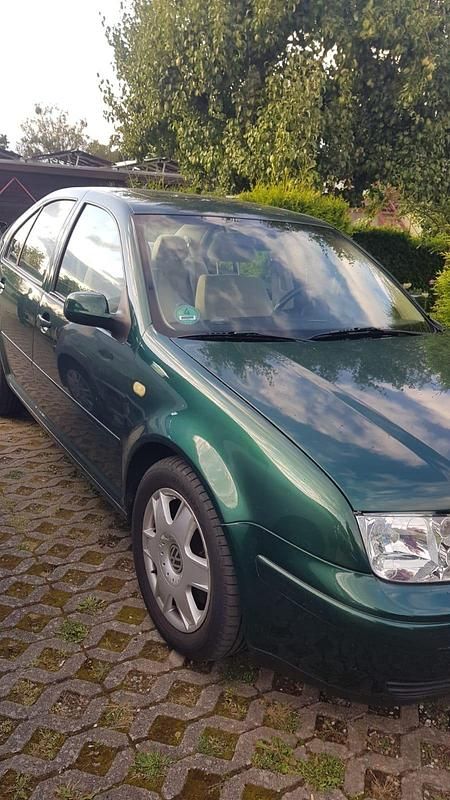 Grün Gebraucht 2001 VW Bora Limousine | 3.250 € (Fairer Preis) - Bild 1/4