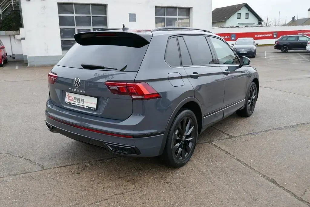 Gebraucht VW Tiguan Style 150 PS (110 kW) 2024 Delfingrau SUV