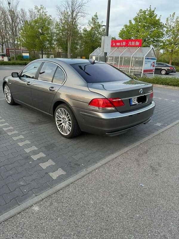 Gebraucht BMW 740 306 PS (225 kW) 2005 Limousine