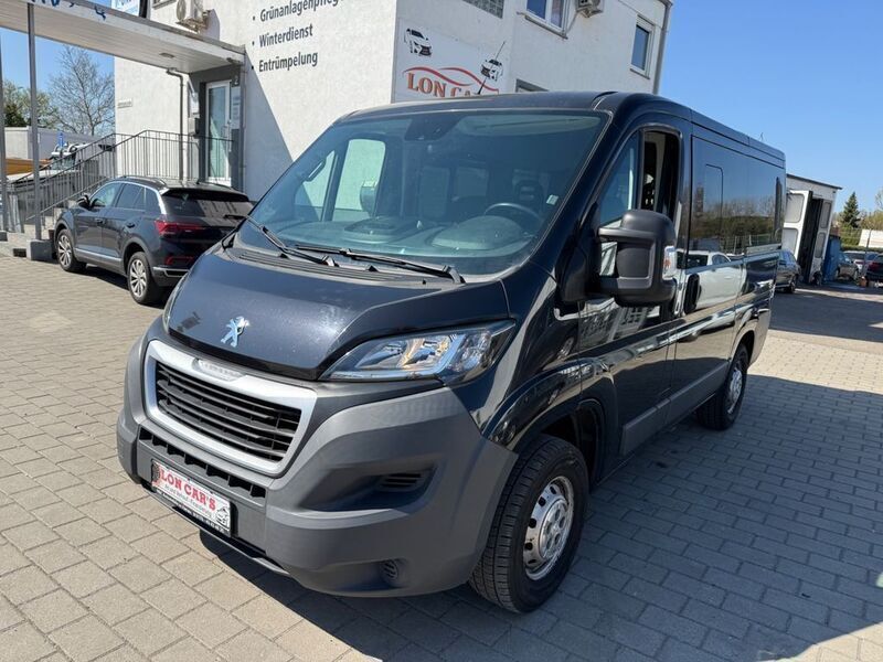 Lackierung grau graphito/metal Gebraucht 2018 Peugeot Boxer Active Van | 20.690 € (Teuer) - Bild 1/4