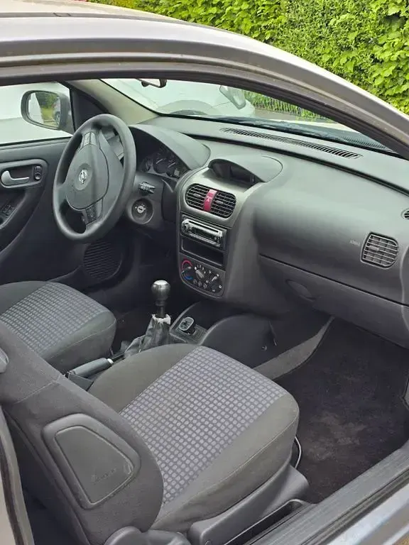 Używany Opel Corsa 75 KM (55 kW) 2004 Szary Hatchback