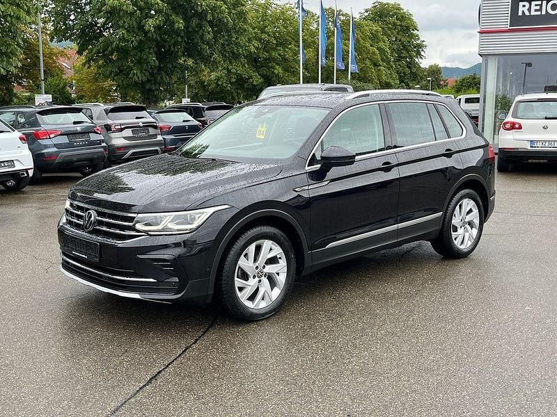 Schwarz Gebraucht 2022 VW Tiguan Elegance SUV | 29.700 € (Fairer Preis) - Bild 1/4