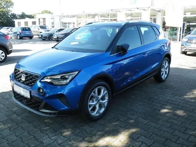 Gebraucht Seat Arona FR 110 PS (80 kW) 2022 Saphirblaumitternachtsschwarz (metallic) SUV
