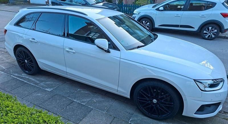 Gebraucht Audi A4 S-Line 150 PS (110 kW) 2023 Weiß Kombi