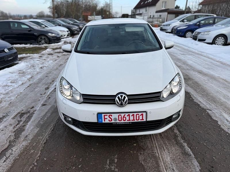 Gebraucht VW Golf VI Team 160 PS (117 kW) 2011 Weiß Kleinwagen