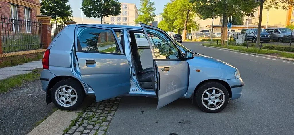 Gebraucht Suzuki Alto Club 63 PS (46 kW) 2002 Blau Kleinwagen