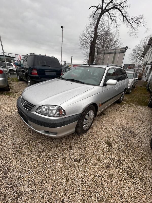 Silber Gebraucht 2001 Toyota Avensis Sol Kombi | 1.700 € (Fairer Preis) - Bild 1/4