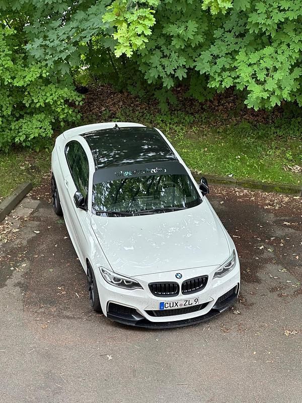 Weiß Gebraucht 2016 BMW M235 Performance Coupé | 26.500 € (Fairer Preis) - Bild 1/4