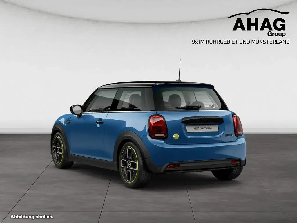 Gebraucht Mini Cooper SE 135 kW (184 PS) 2023 Island blue Kleinwagen