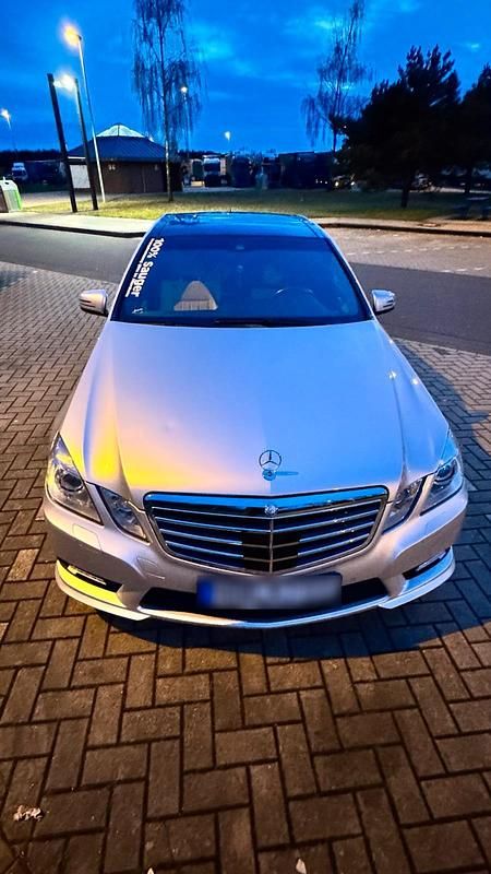 Gebraucht Mercedes E500 387 PS (284 kW) 2009 Silber Limousine