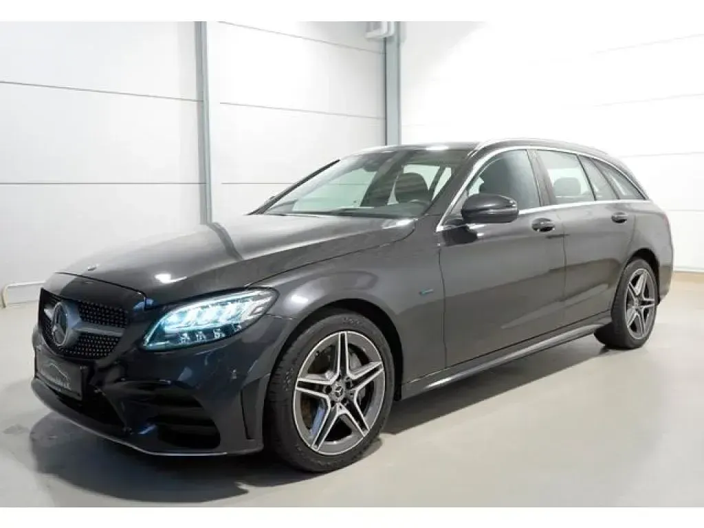 Gebraucht Mercedes 300 AMG 194 PS (142 kW) 2020 Graphitgrau (metallic) Kombi