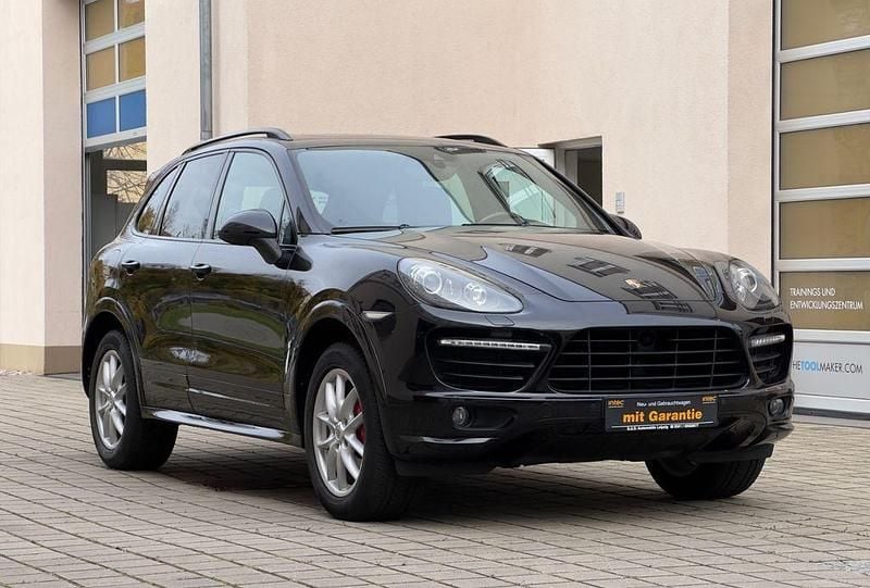 Schwarz Gebraucht 2013 Porsche Cayenne GTS SUV | 23.890 € (Superpreis) - Bild 1/4