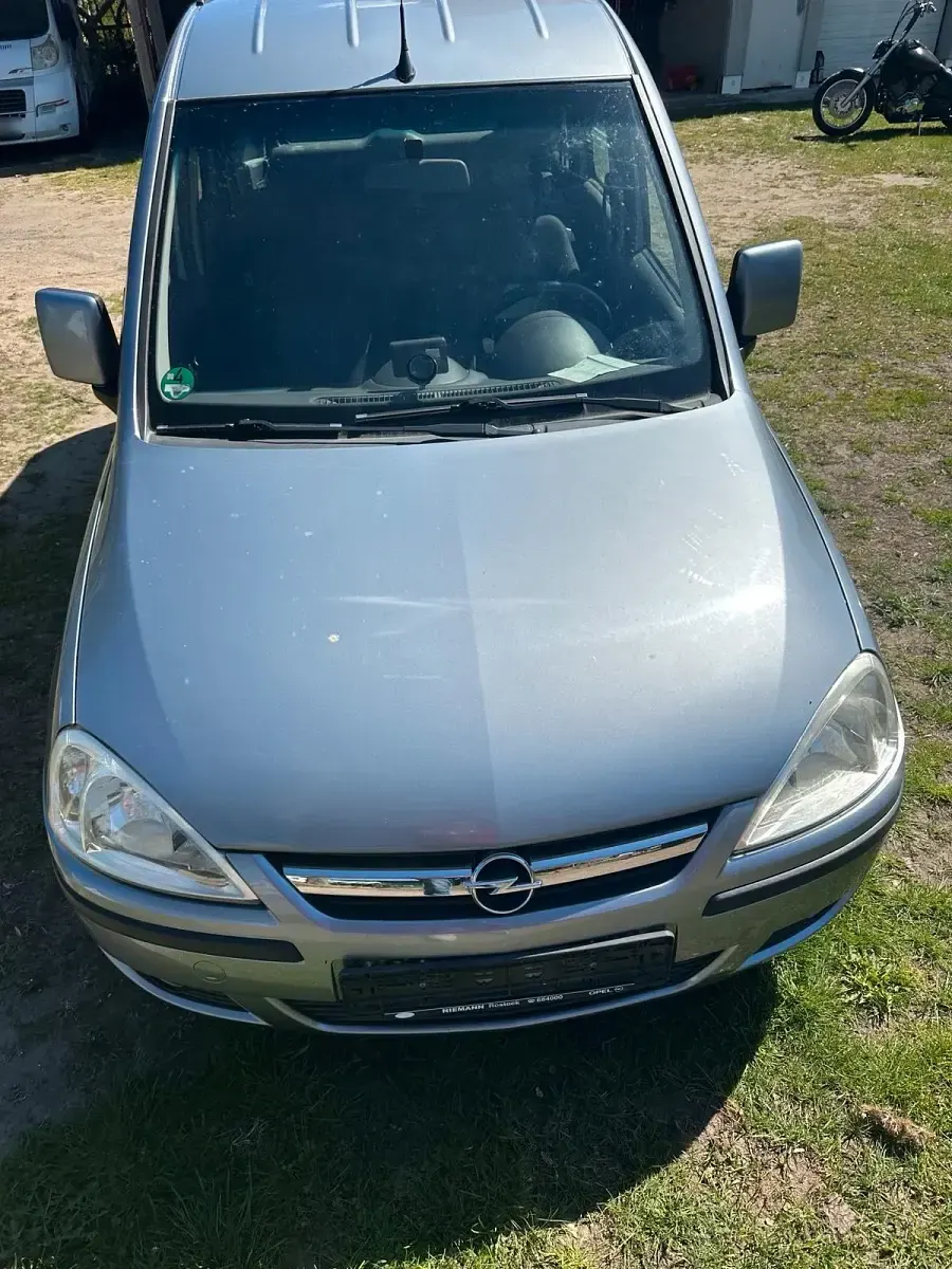 Usata Opel Combo 90 CV (66 kW) 2008 Argento Monovolume