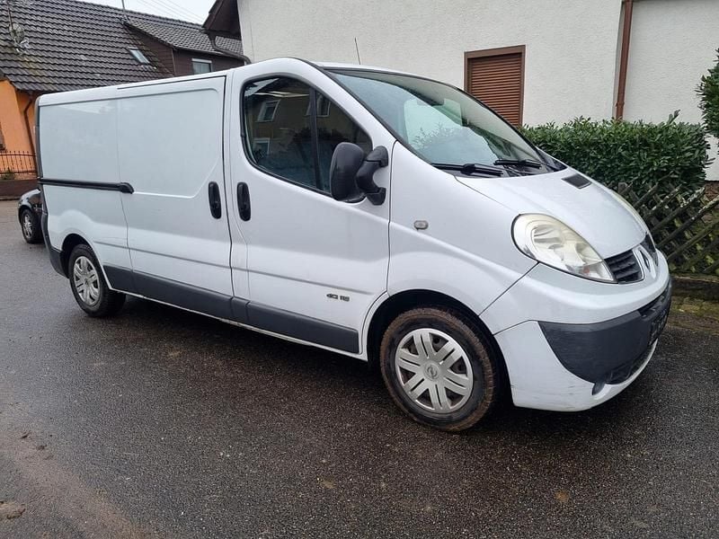 Gebraucht Renault Trafic 115 PS (84 kW) 2009 Weiß Van / Kleinbus
